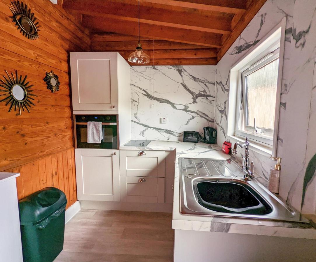 Villa Kaoglen Squirrel Drey-Hot Tub-Pet Friendly-Perth Balnald Exterior foto