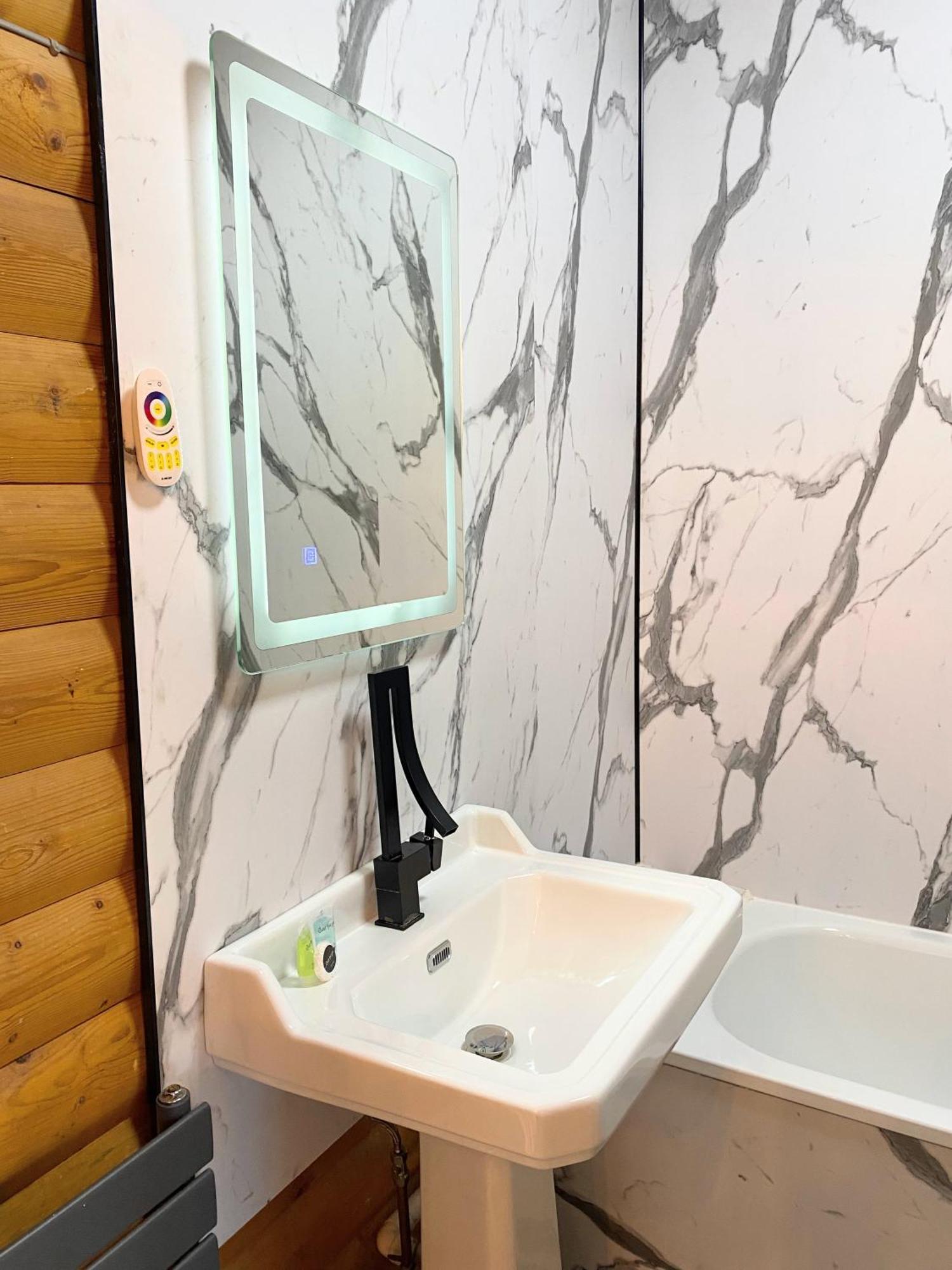 Villa Kaoglen Squirrel Drey-Hot Tub-Pet Friendly-Perth Balnald Exterior foto